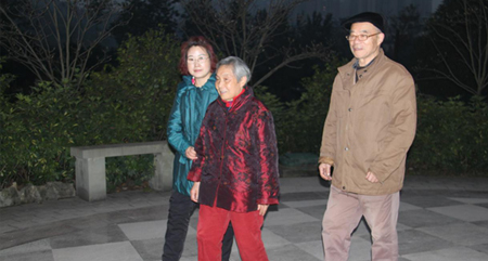 26岁开始收留残疾弃婴感动社会:残疾妈妈无私建造母爱港湾